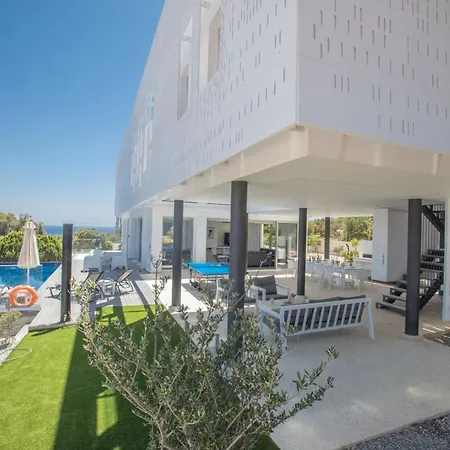 Charmante Ferienvilla Chloe Fuer 13 Personen * Πρωταράς